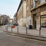 Maria Square Studio