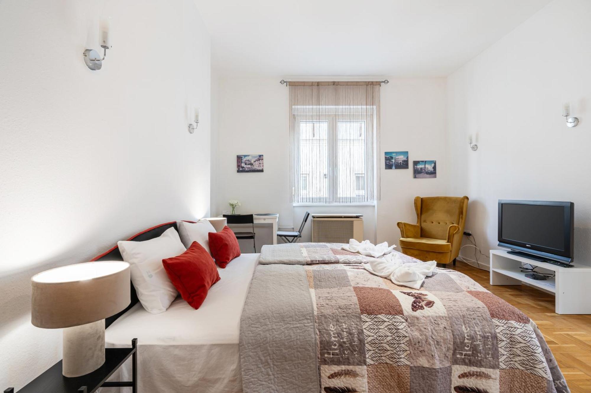 Apartment Maria Square