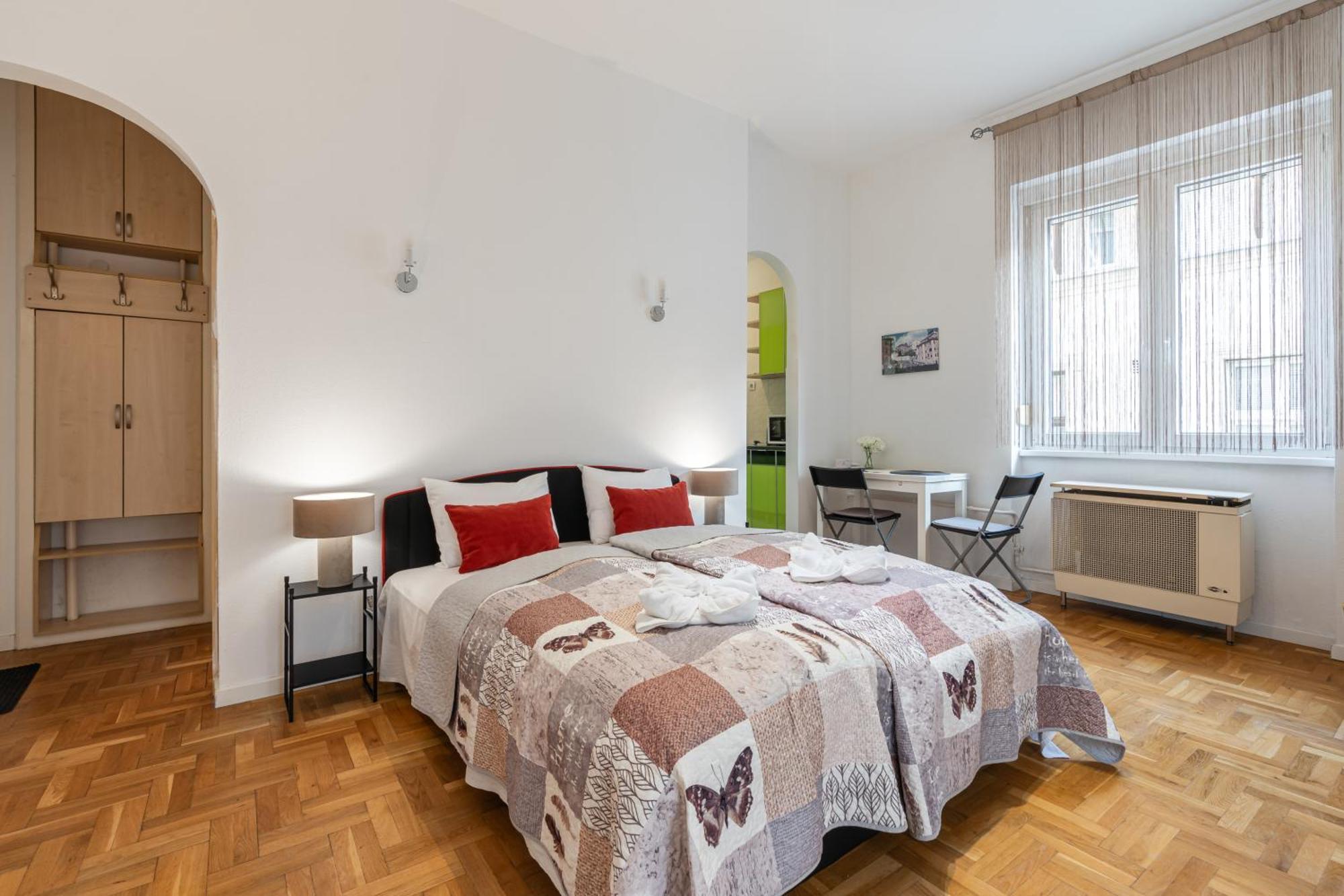 Apartment Maria Square