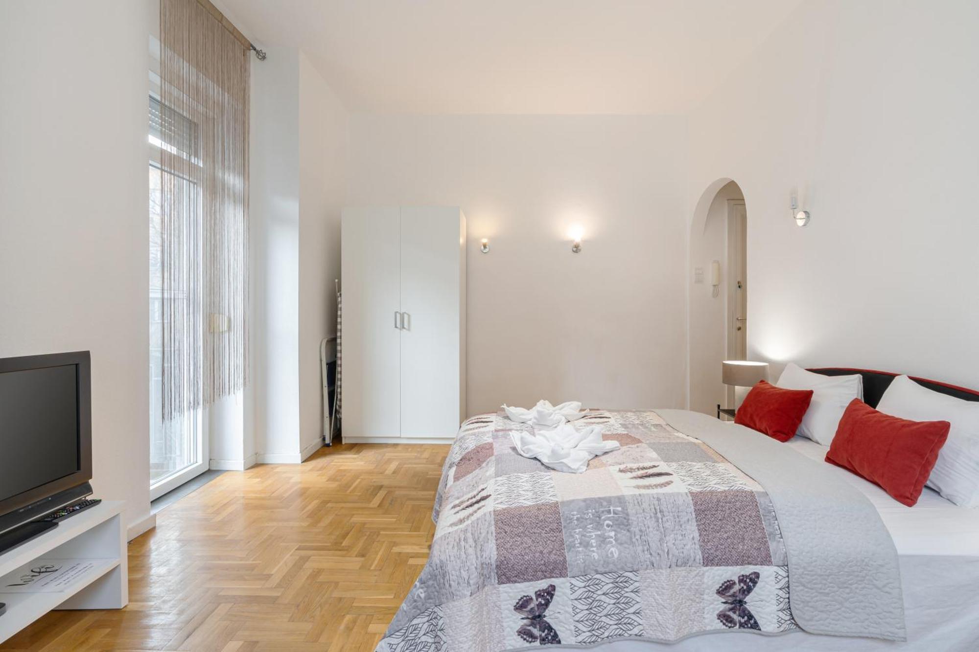 Maria Square Apartment *